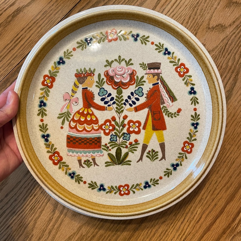 Mikasa Folk Art Dinner Plate - single plate